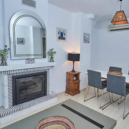 Pura - Private Jacuzzi & Heated Pool Feriehus *