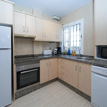 Feriehus Pura - Private Jacuzzi & Heated Pool