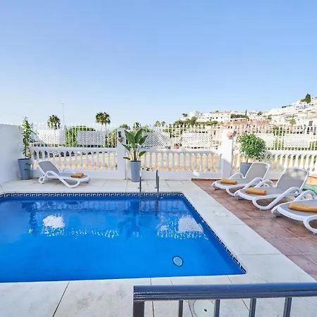 Pura - Private Jacuzzi & Heated Pool *