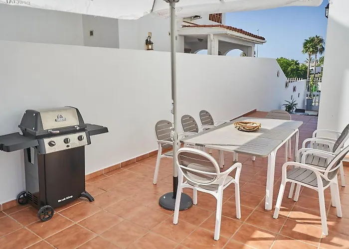 Pura - Private Jacuzzi & Heated Pool * Нерха