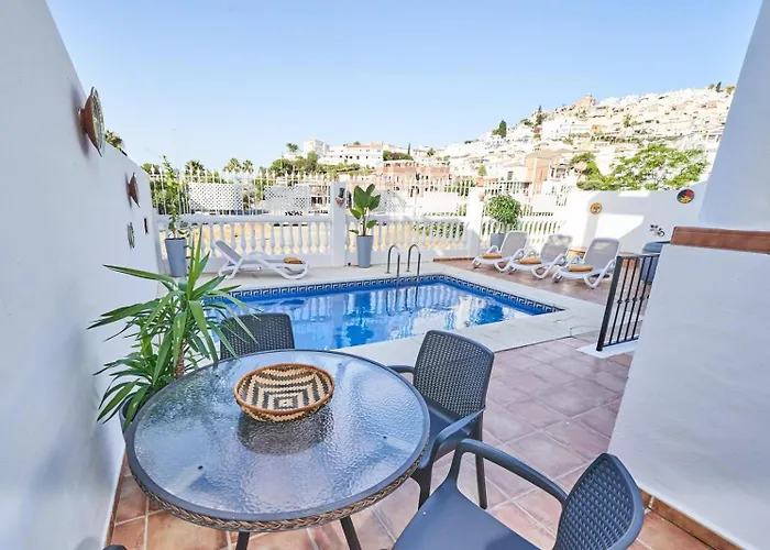 Pura - Private Jacuzzi & Heated Pool