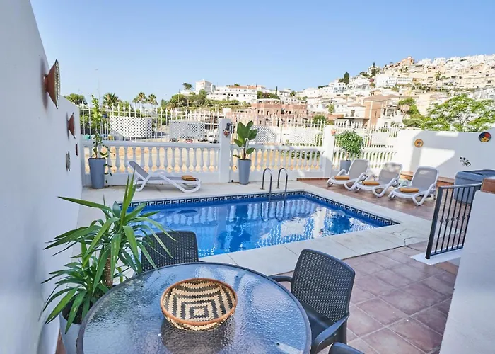 Pura - Private Jacuzzi & Heated Pool