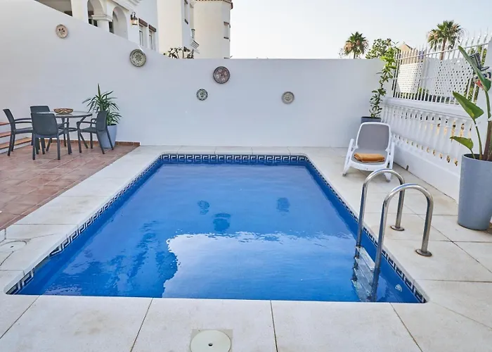 Pura - Private Jacuzzi & Heated Pool Дом отдыха