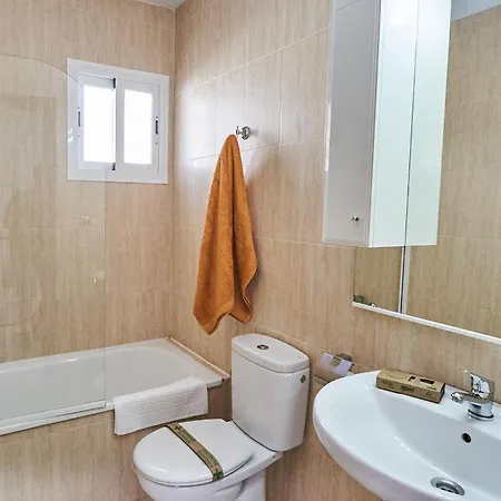 Pura - Private Jacuzzi & Heated Pool Hébergement de vacances *