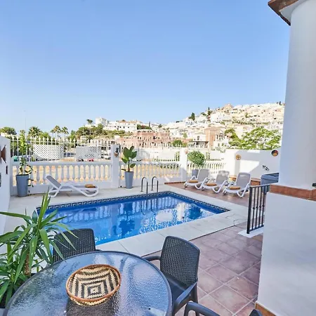 Pura - Private Jacuzzi & Heated Pool Hébergement de vacances Nerja