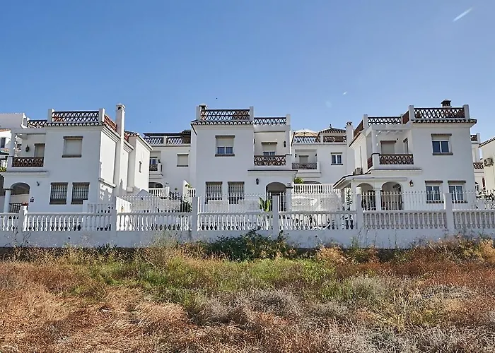 Pura - Private Jacuzzi & Heated Pool Holiday home