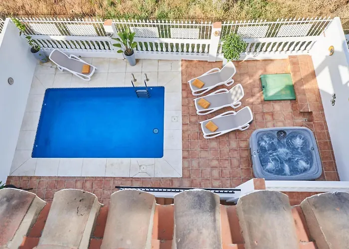 Holiday home Pura - Private Jacuzzi & Heated Pool Nerja