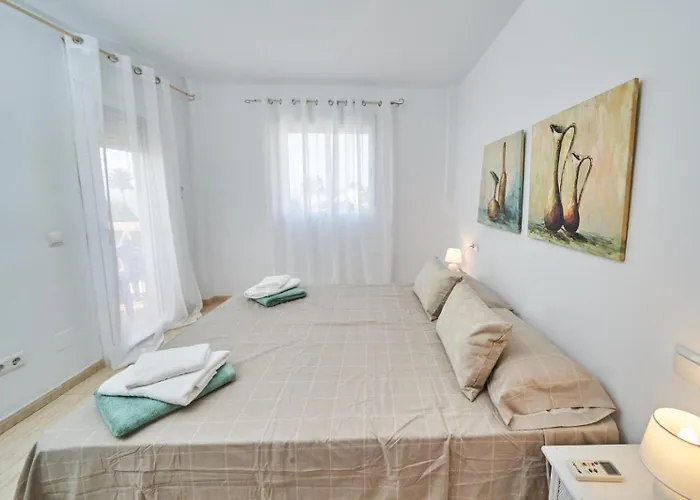 Pura - Private Jacuzzi & Heated Pool Holiday home