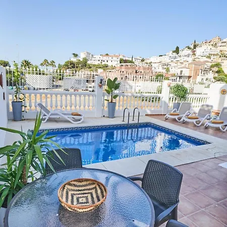 Pura - Private Jacuzzi & Heated Pool
