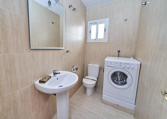 Dom wakacyjny Pura - Private Jacuzzi & Heated Pool Nerja