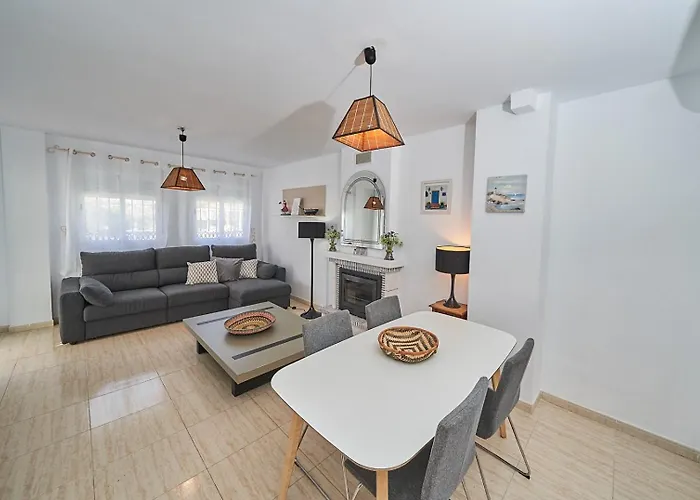 Pura - Private Jacuzzi & Heated Pool