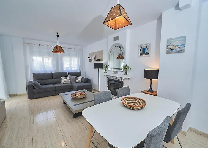 Holiday home Pura - Private Jacuzzi & Heated Pool