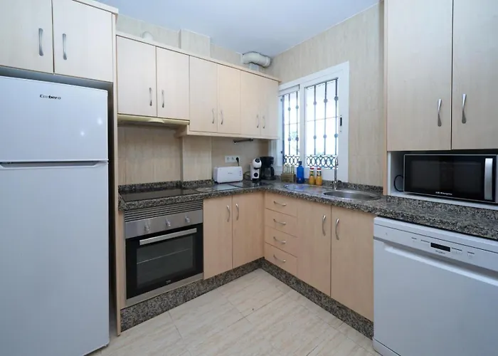 Holiday home Pura - Private Jacuzzi & Heated Pool