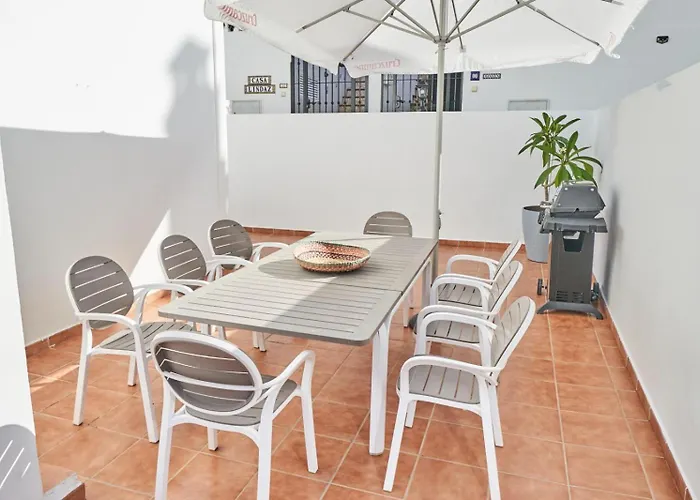 Holiday home Pura - Private Jacuzzi & Heated Pool *